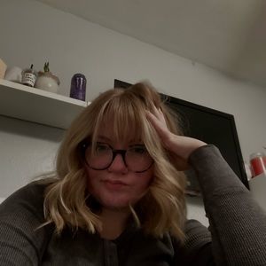 Meet your Posher, Abby